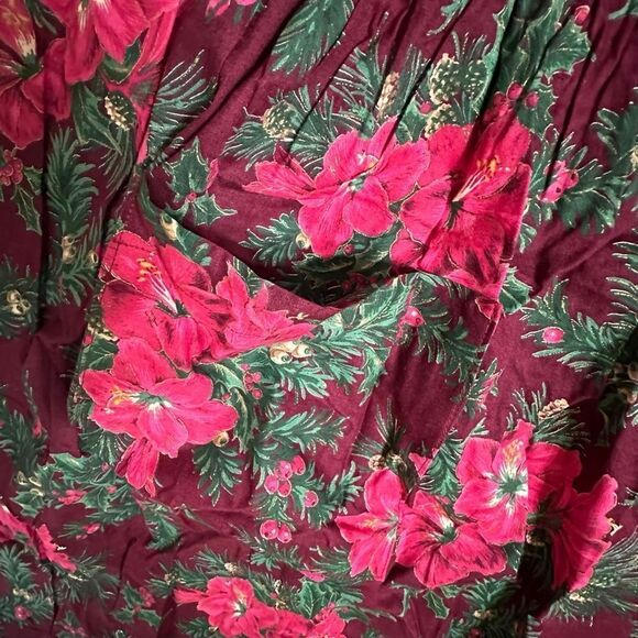 Vintage Poinsettia Red and Green with Gold Holiday Winter Kitchen Apron - Picture 6 of 8